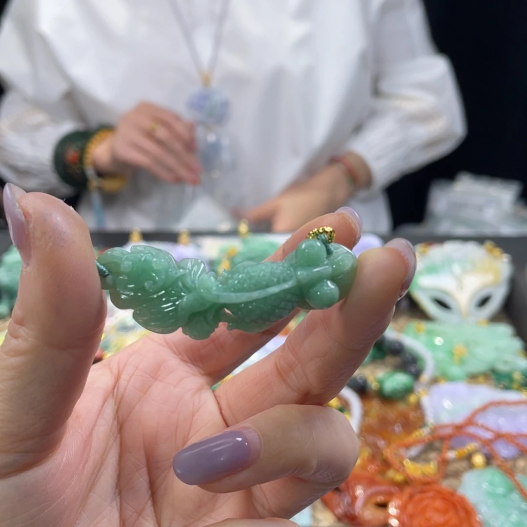 翡翠颈饰未镶嵌代编织