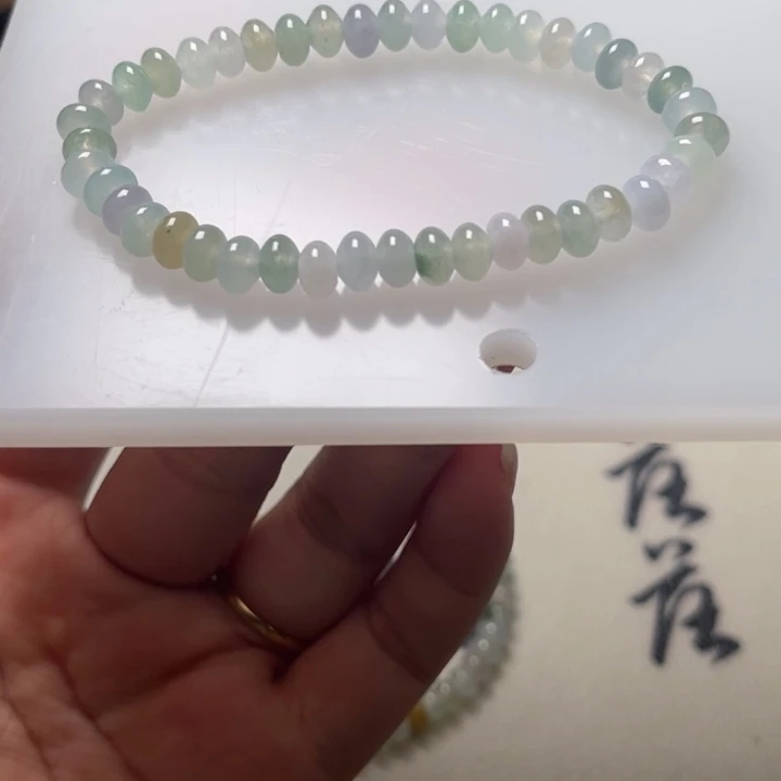 B***y未镶嵌手串翡翠翡翠