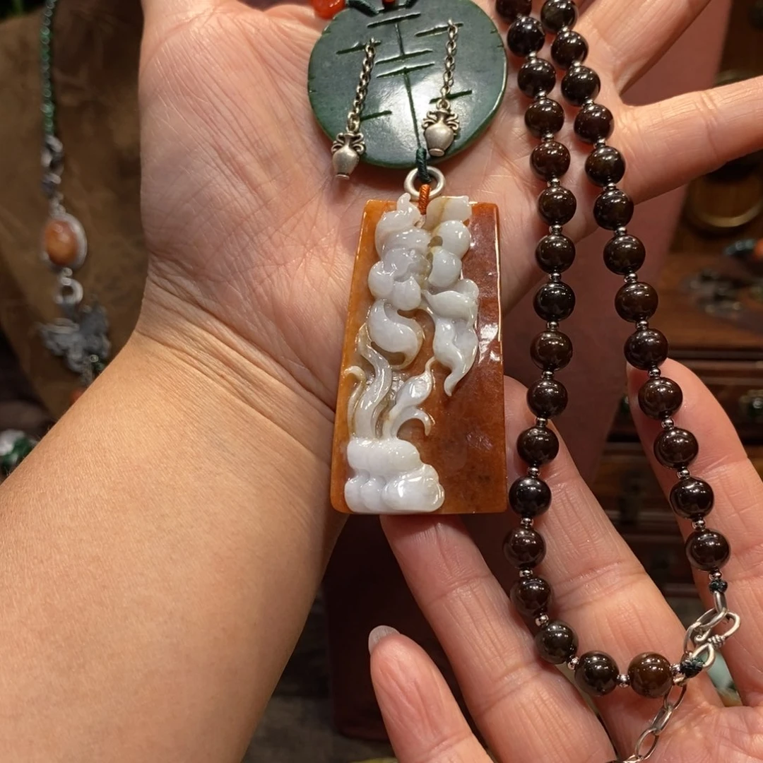 翡翠吊坠(赠链)未镶嵌