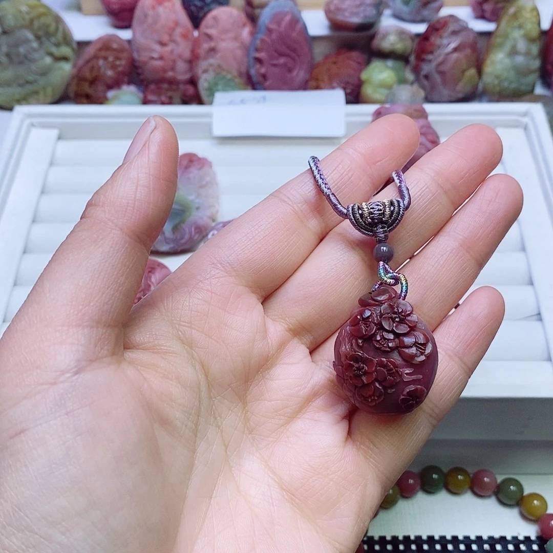 玛瑙/玉髓盐源玛瑙吊坠未镶嵌