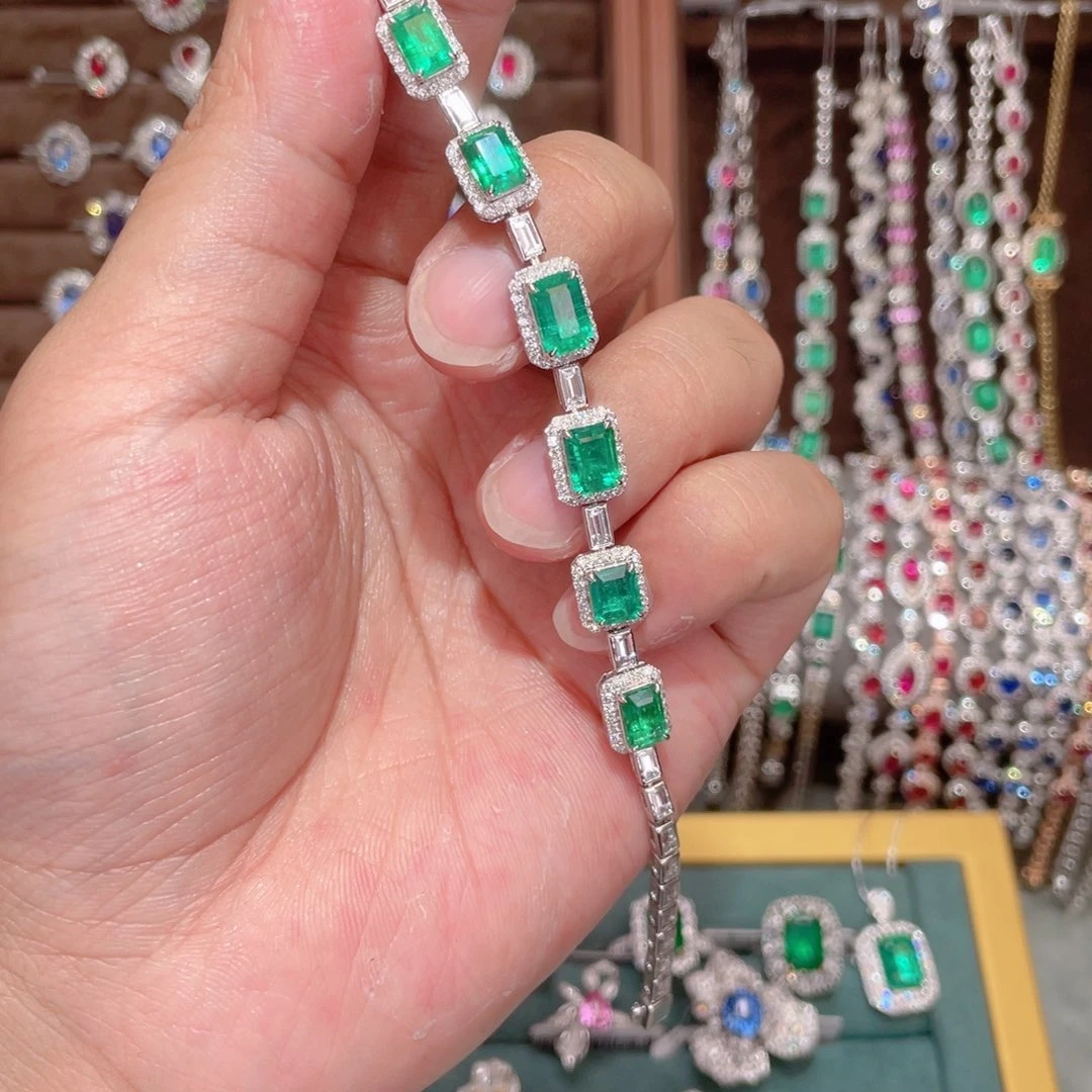18K金镶嵌手链祖母绿6.07ct