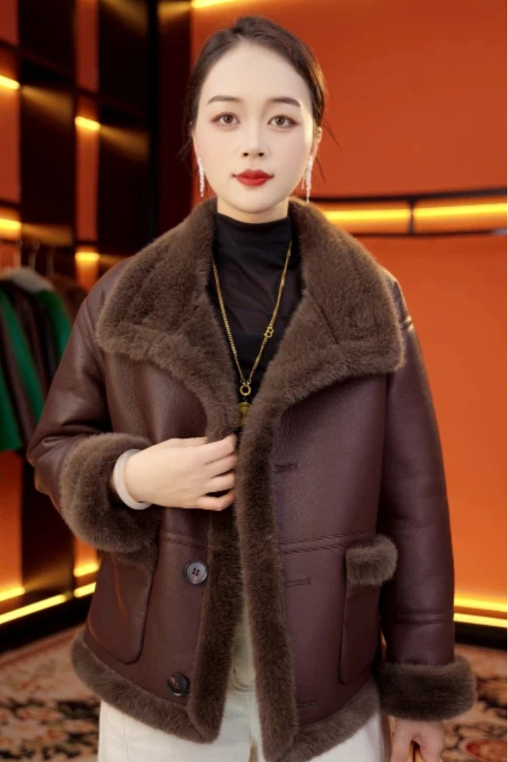 040正品百搭加厚专柜翻领高级感加绒皮毛一体皮衣外套女2026新款