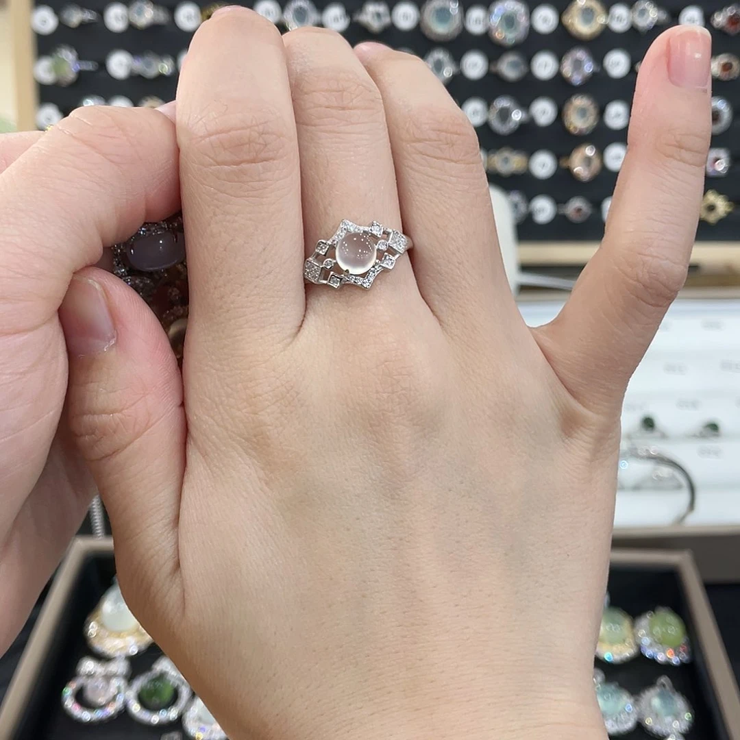 蛇纹石玉戒指银S925镶嵌多**亿