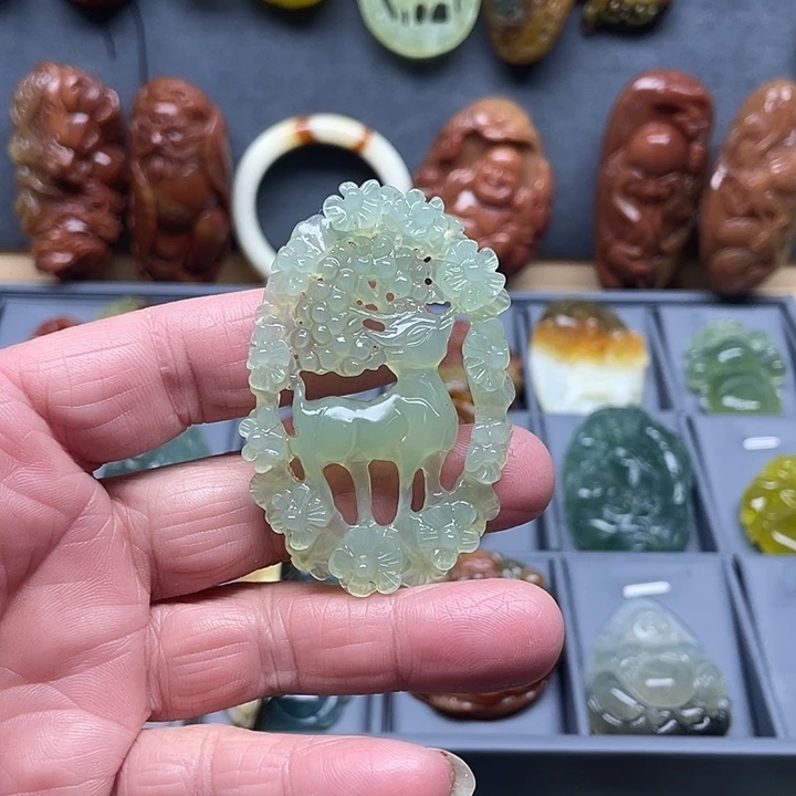 蛇纹石玉未镶嵌挂件