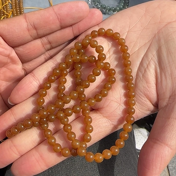 和田玉（糖玉）未镶嵌颈饰卡5.8