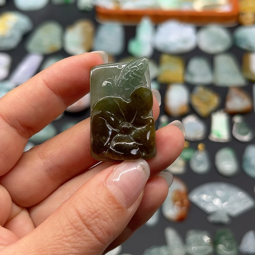 【闪购商品】翡翠颈饰未镶嵌鱼