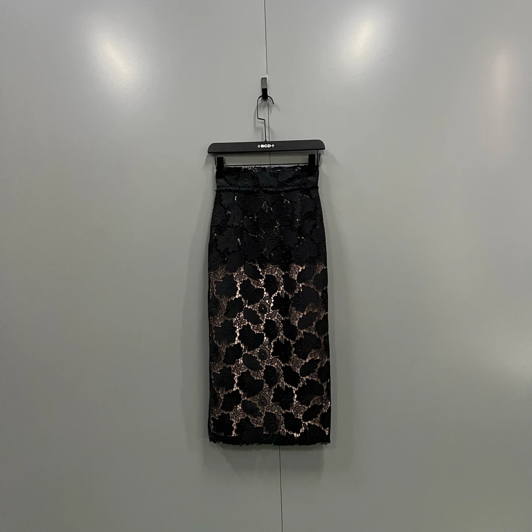 未使用 maje tt9 N°21 花卉镂空蕾丝半身裙 36码/全新/015920