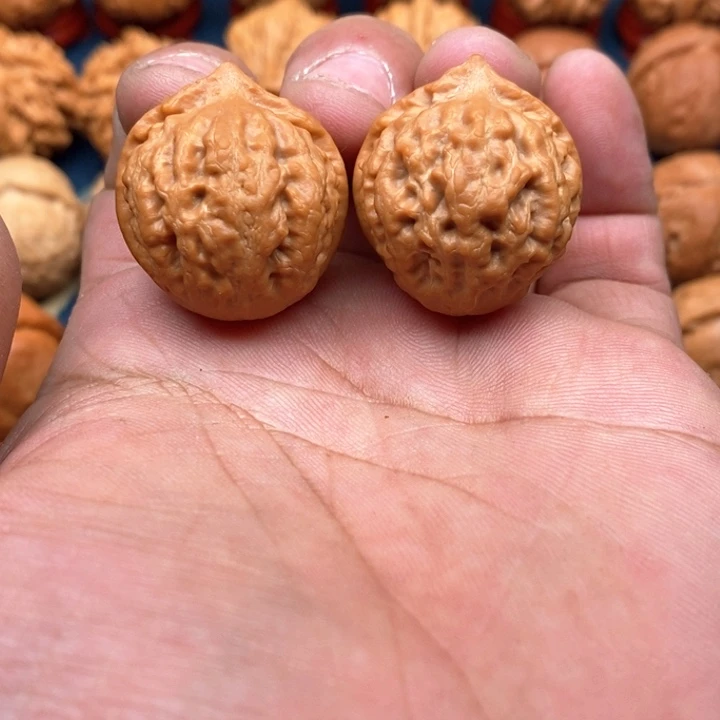 文玩核桃把件荔枝纹