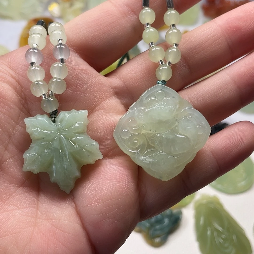 蛇纹石玉未镶嵌颈饰