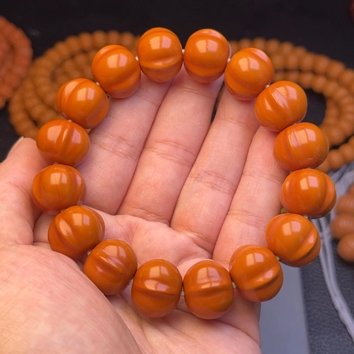 梁***1吊坠猴头核桃大鲨鱼