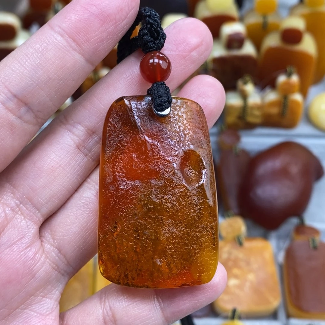 蜜蜡未镶嵌珠宝奇石