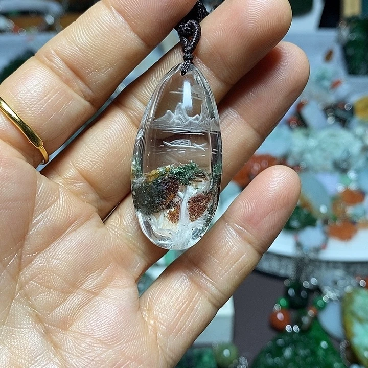 翡翠未镶嵌吊坠(赠链)