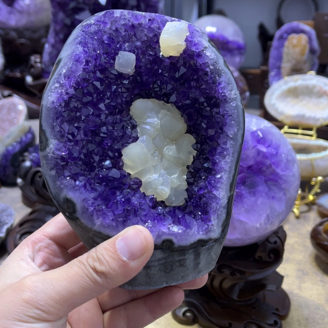 紫晶未镶嵌大型摆件（非配饰）