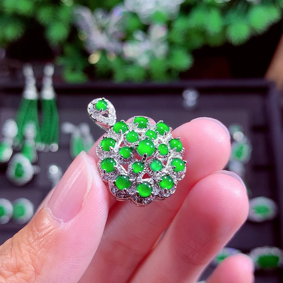 颈饰未镶嵌翡翠天然