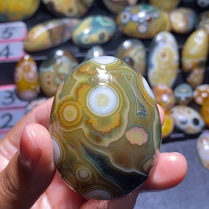 玛瑙/玉髓未镶嵌珠宝奇石68