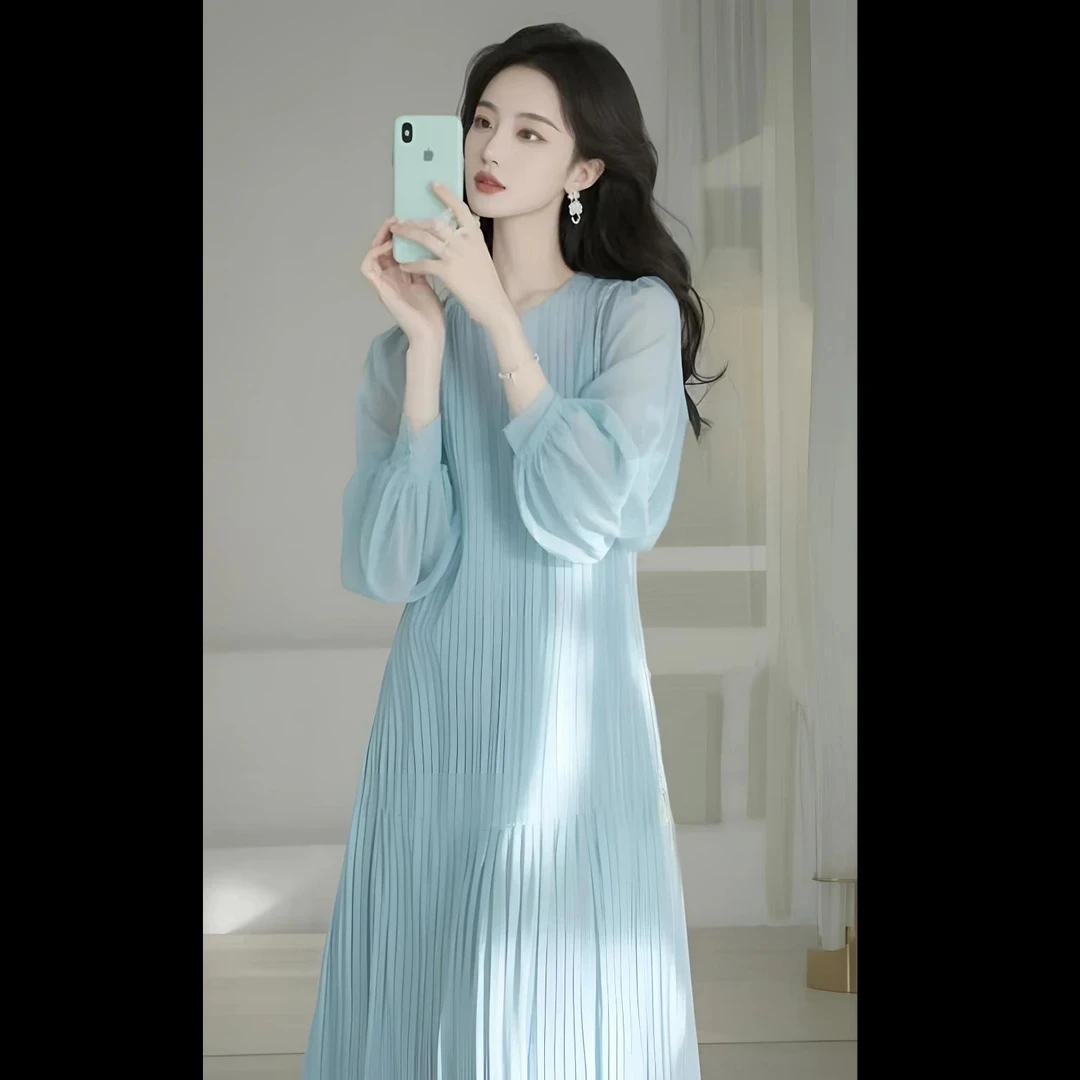 2025春季法式气质名媛女神高端精致高级感超好看温柔风蓝色连衣裙