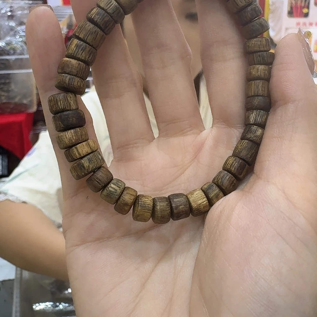 沉香手串绿奇楠 0.8单圈 多样性发一条