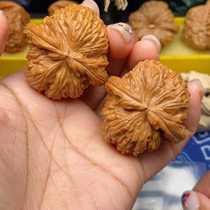 吊坠文玩核桃白狮