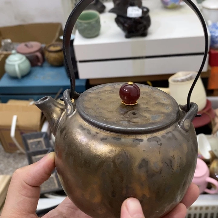 陶瓷艺术品及陶瓷壶