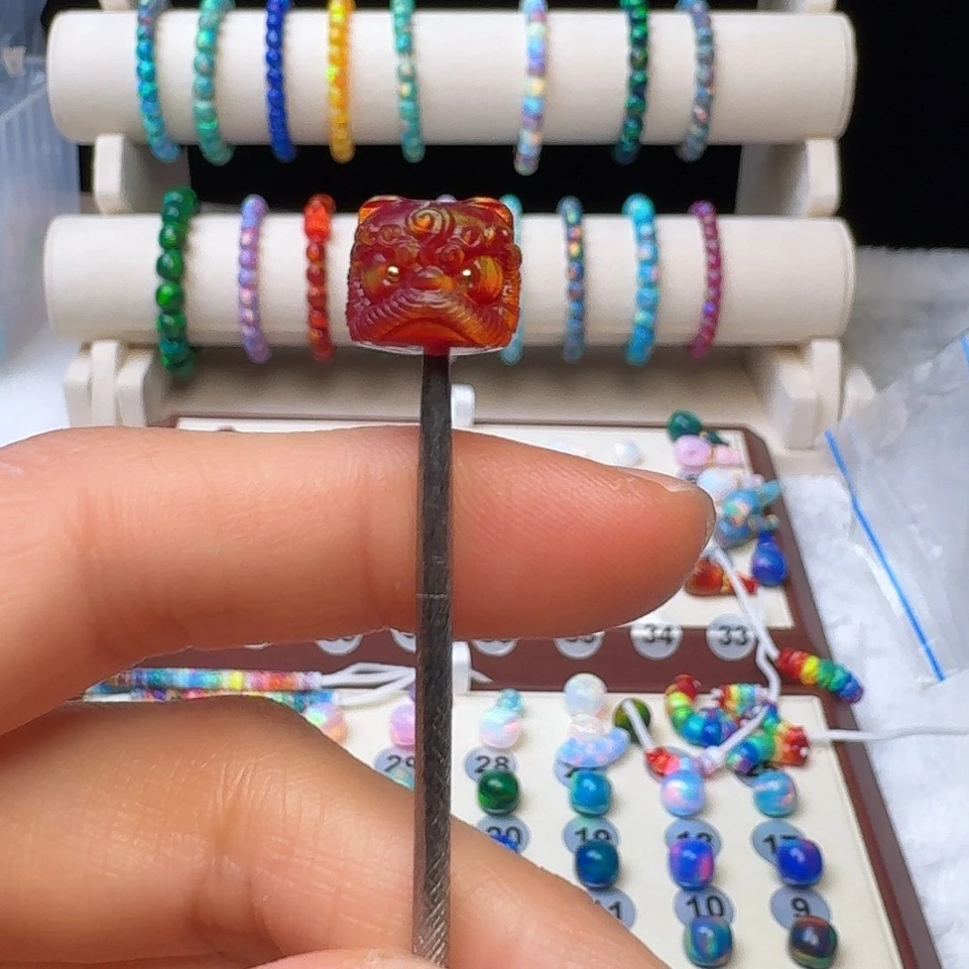 树脂制品人造欧泊卡11国风醒狮火焰红单颗