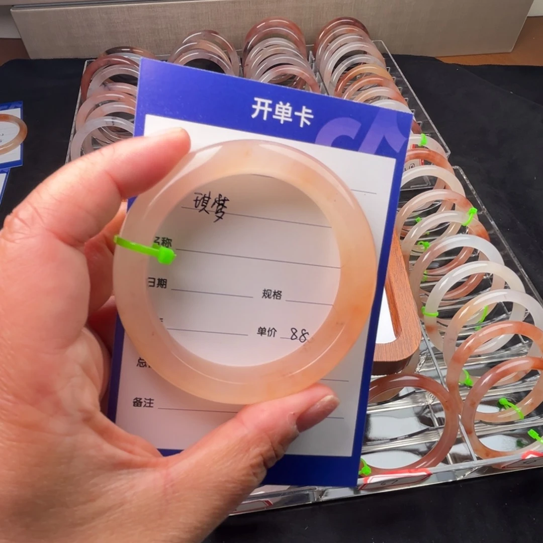 石英质玉手镯未镶嵌琪*