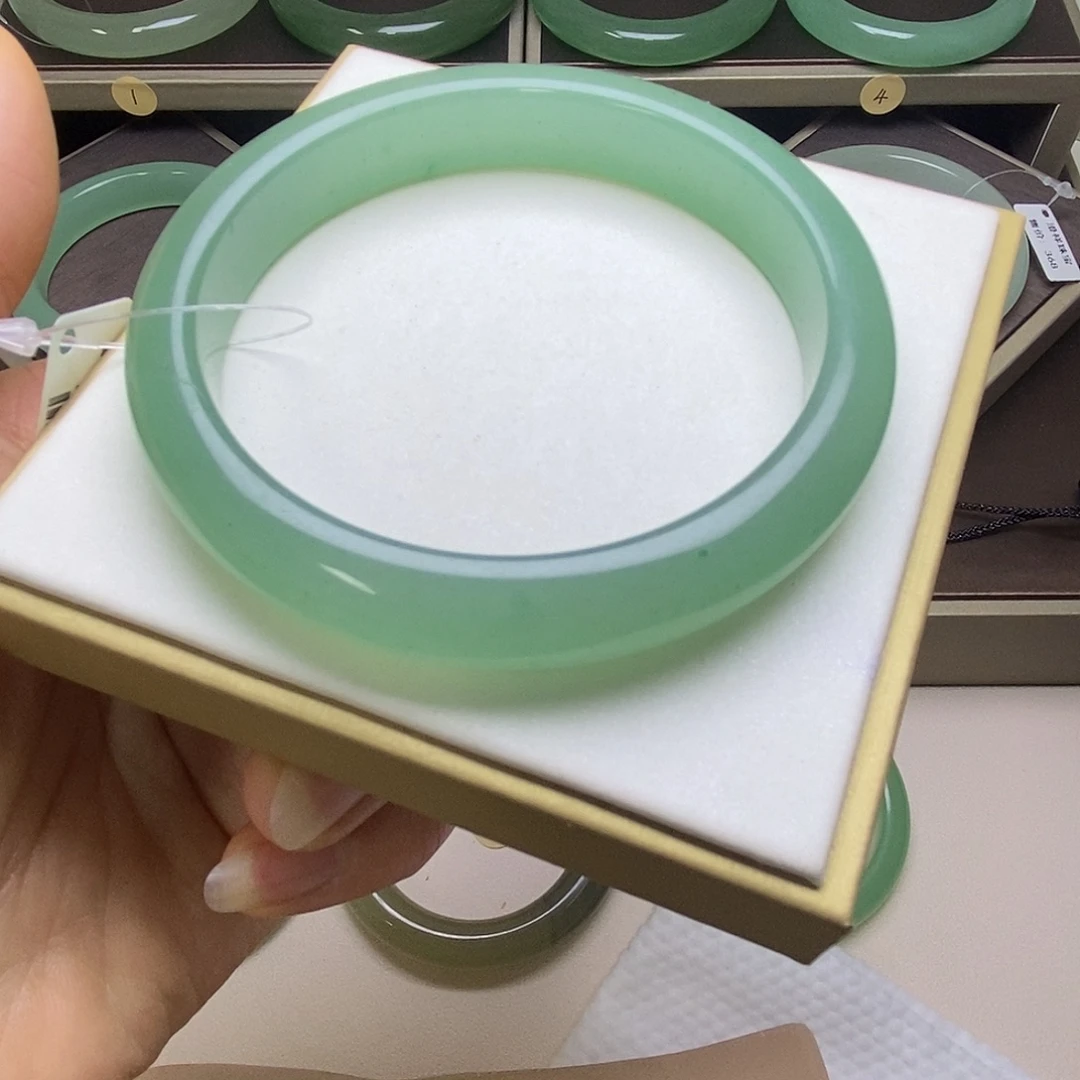 东陵石未镶嵌手镯