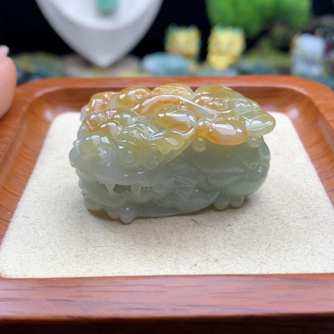 翡翠未镶嵌颈饰23