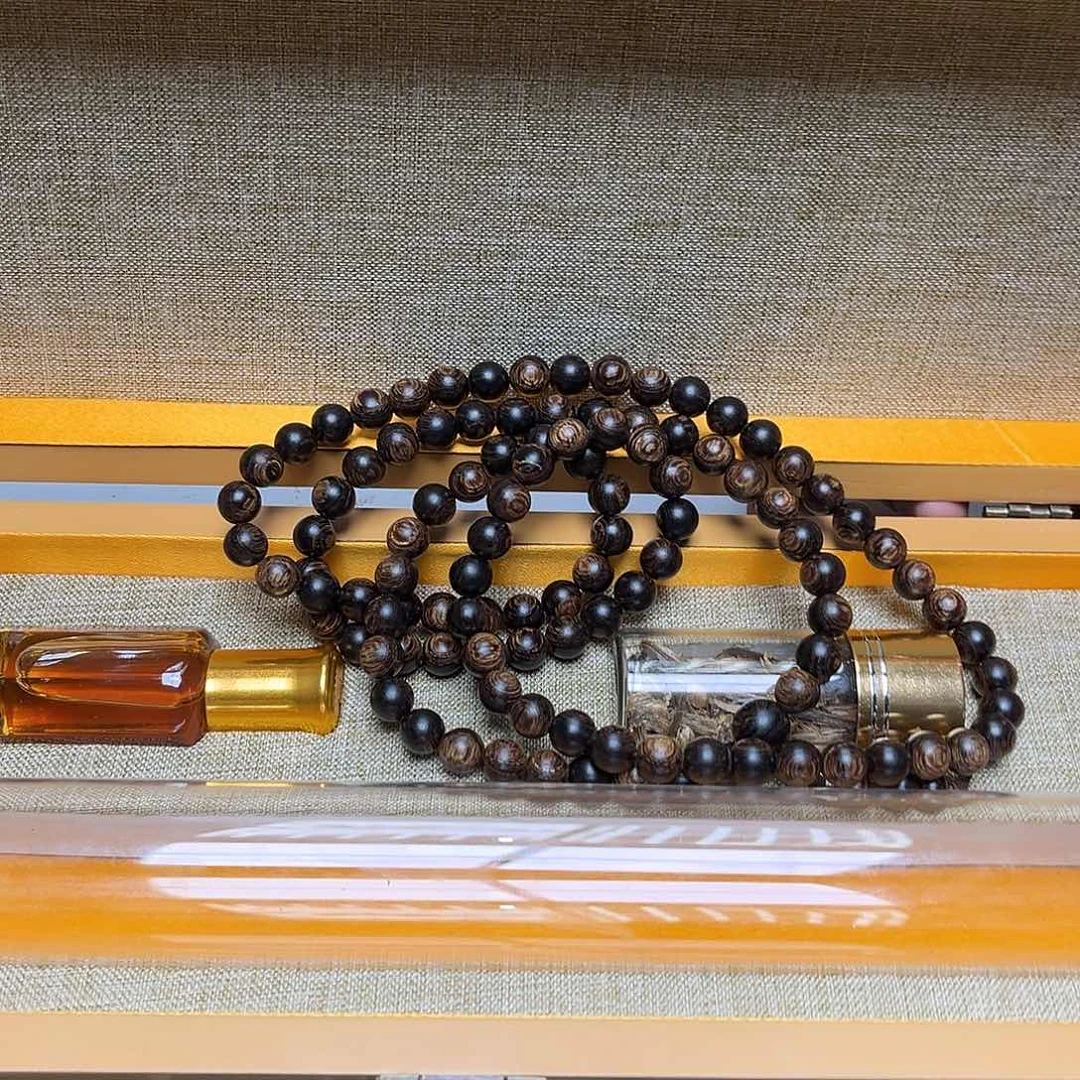 大叶紫檀（黑酸枝木类）