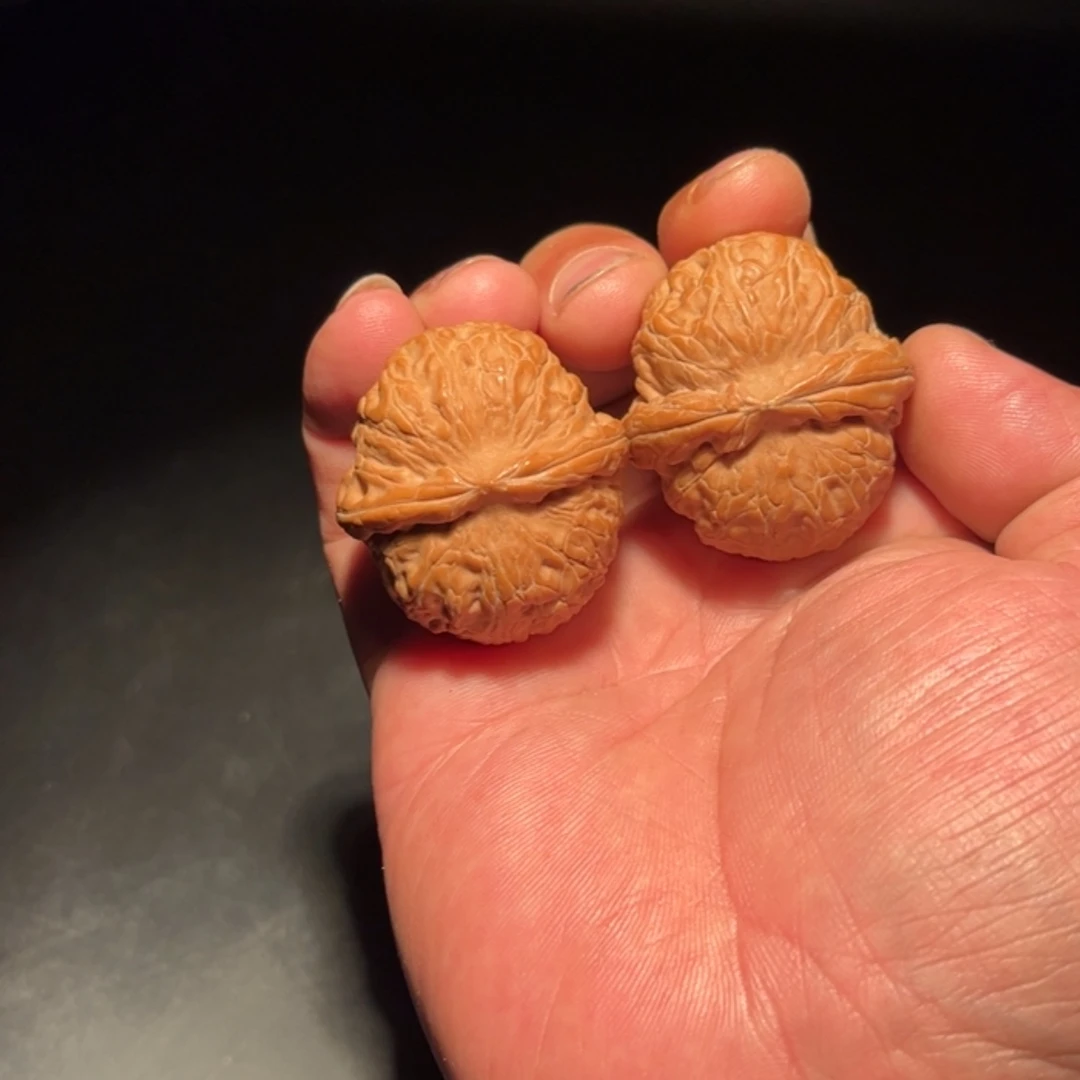 【闪购商品】大***芽文玩核桃木制手把件
