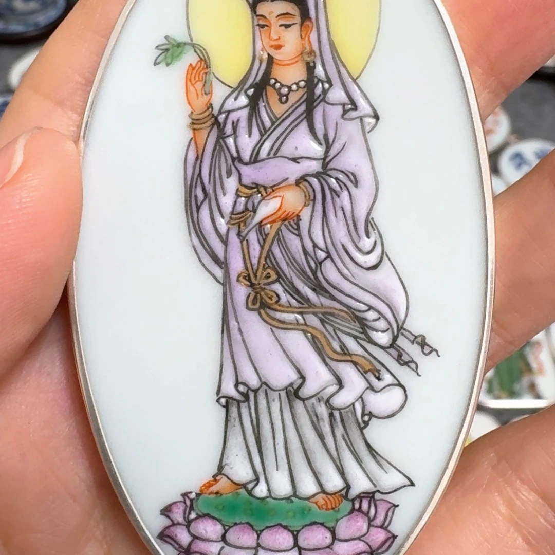 溧***产瓷片粉彩观音挂件一个
