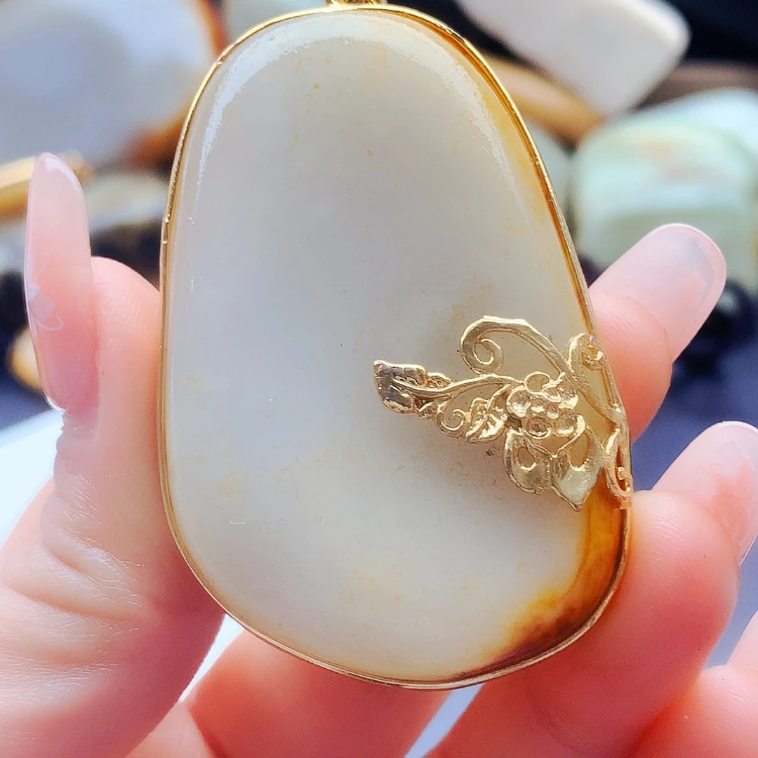 和田玉未镶嵌颈饰