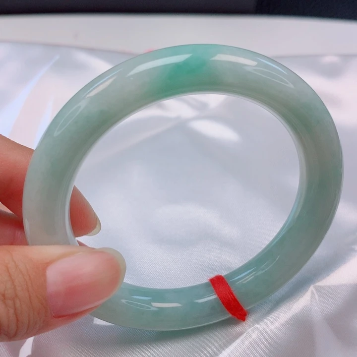 翡翠未镶嵌手镯（圆镯）55圈