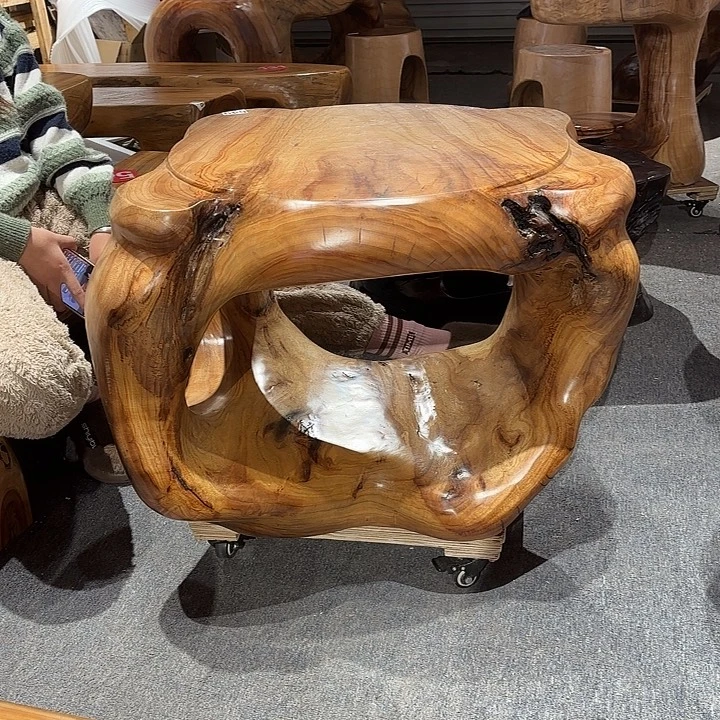 周***）香樟木香樟木根雕凳子一物一拍