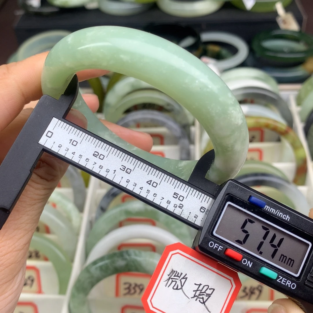 蛇纹石玉未镶嵌手镯336