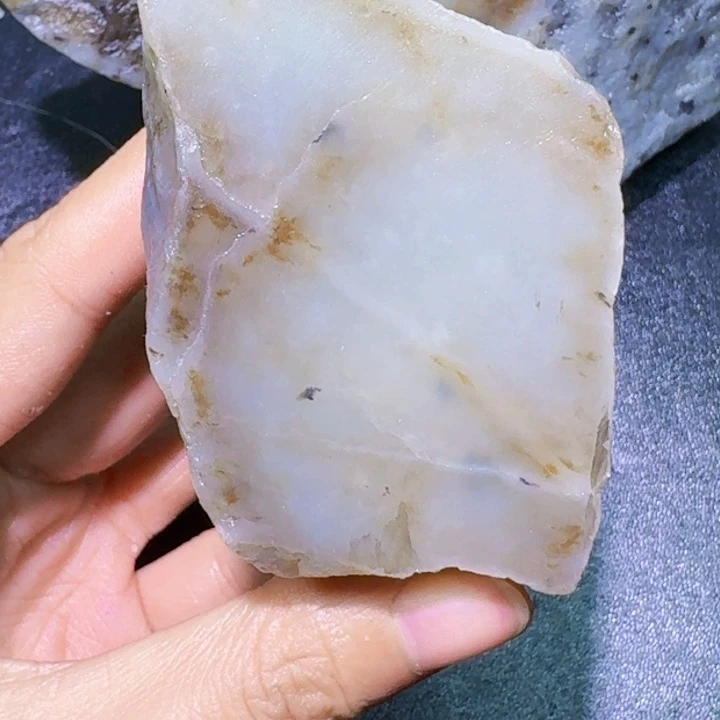未镶嵌和田玉（糖玉）珠宝半成品