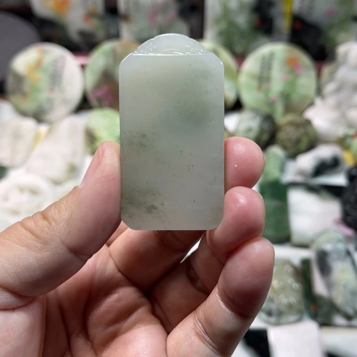 独山玉未镶嵌颈饰