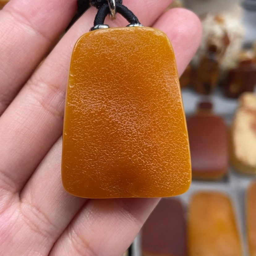 【闪购商品】未镶嵌吊坠(赠链)琥珀