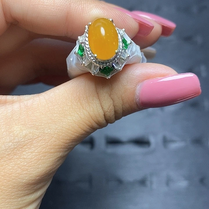定制翡翠未镶嵌黄翡戒猫