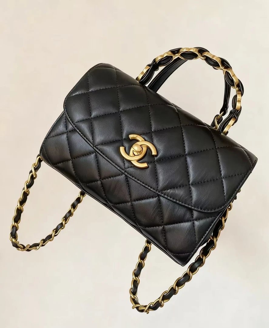 99新 Chanel/香奈儿  21S 黑金褶皱羊皮双C手柄口盖包  二店