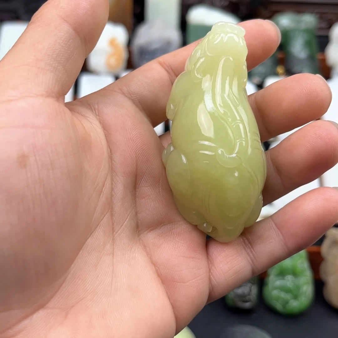 和田玉（青白玉）足金镶嵌挂件