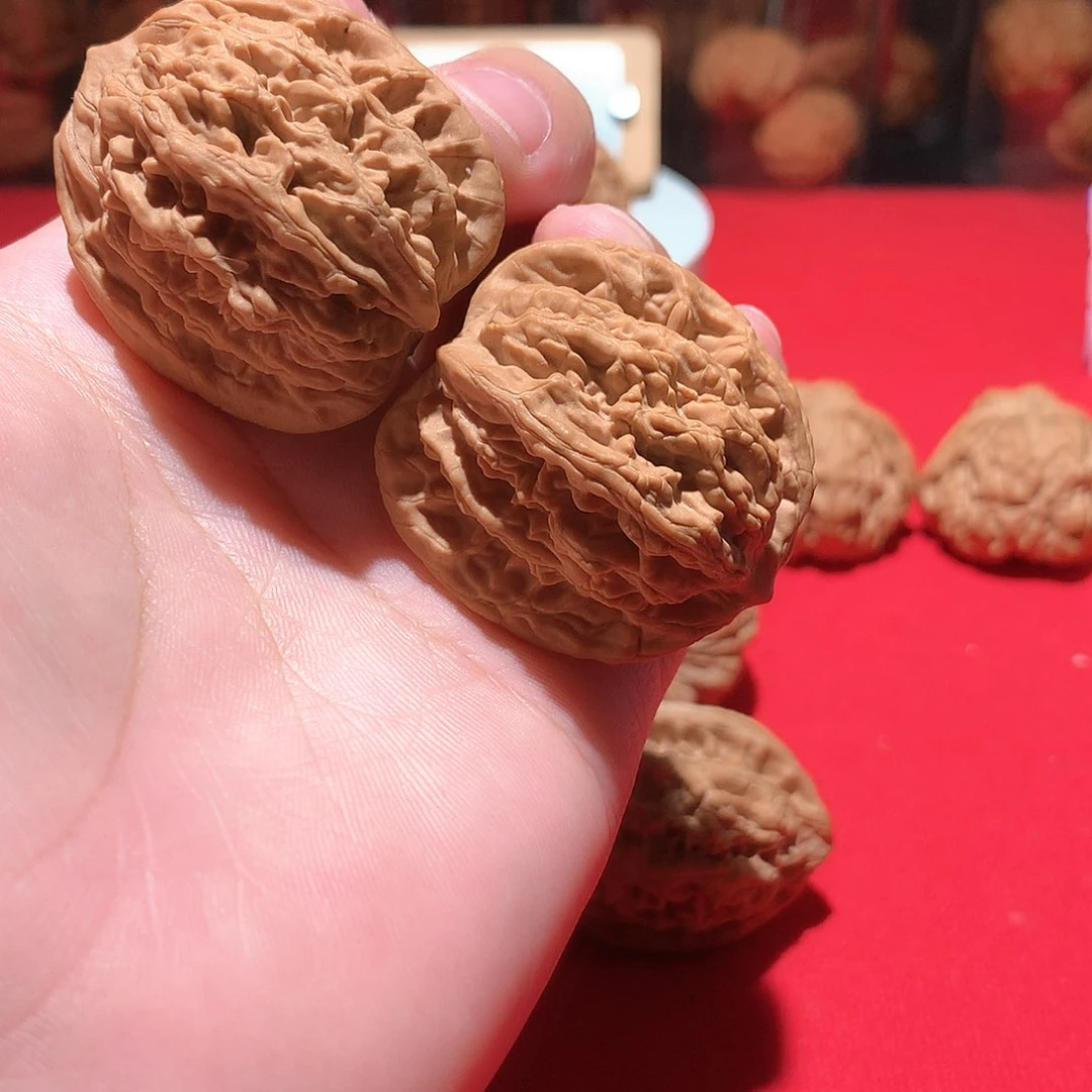 文玩核桃把件麦穗虎头