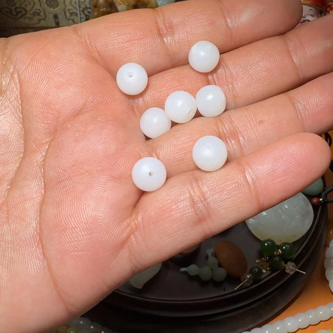 和田玉颈饰未镶嵌九*酒