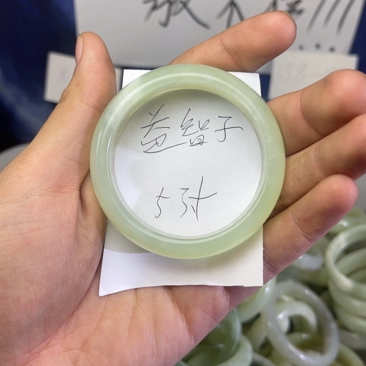 蛇纹石玉手镯未镶嵌益*子