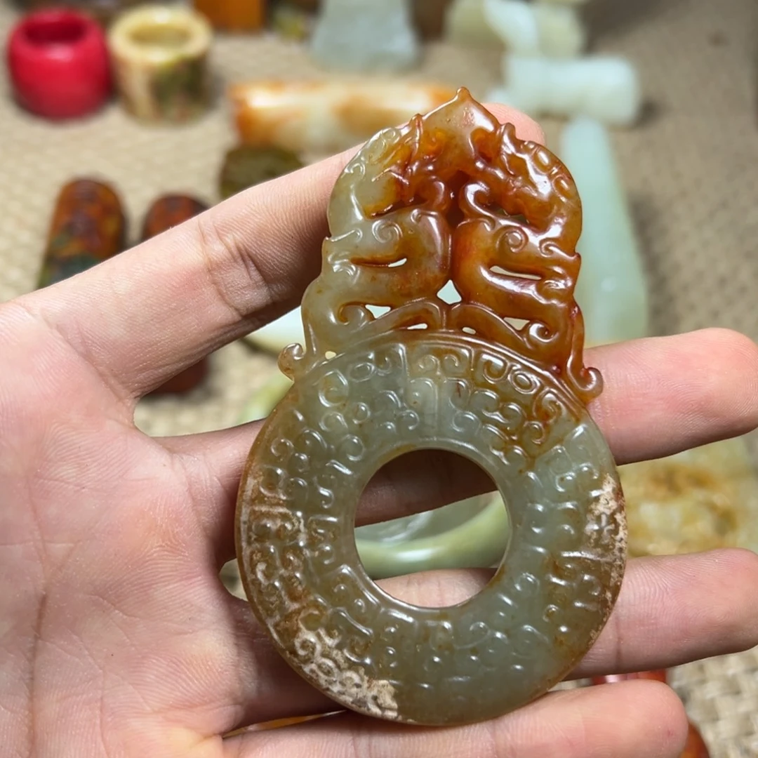 未镶嵌蛇纹石玉颈饰