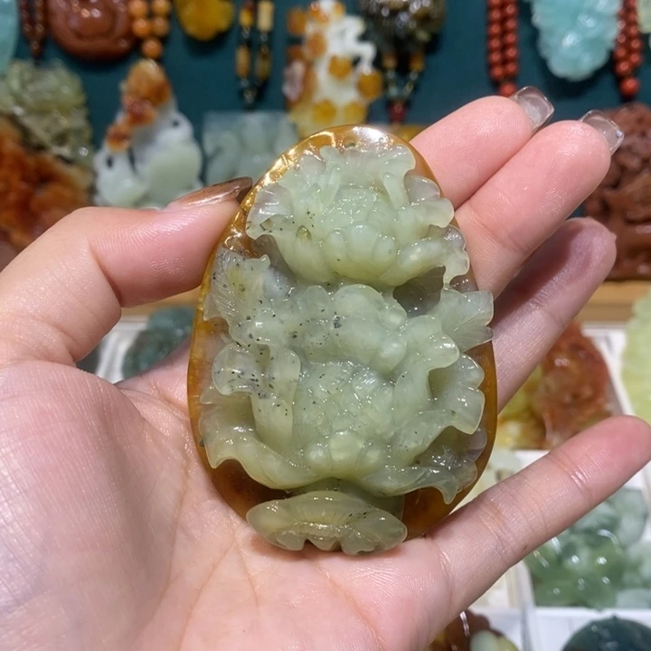 蛇纹石玉未镶嵌颈饰