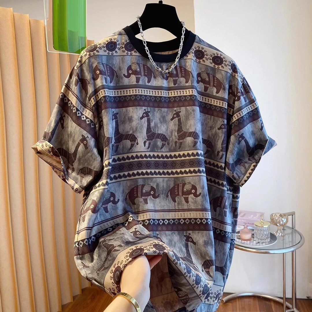 胖妹妹240斤大码独特晕染麋鹿印花短袖T恤女夏季圆领宽松半袖上衣