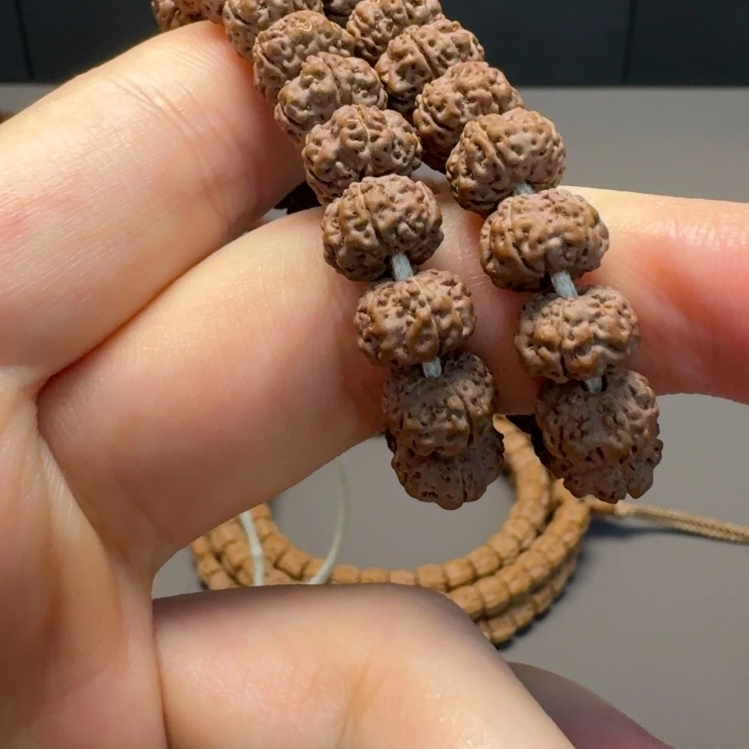 金刚菩提吊坠高**蓝紫红皮平细手持