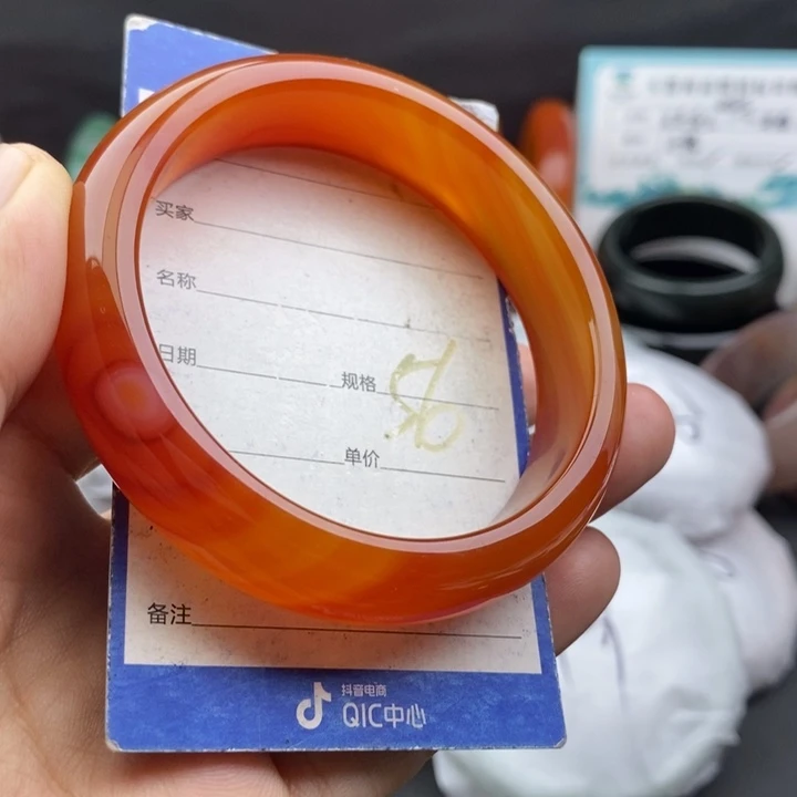 未镶嵌手镯石英质玉