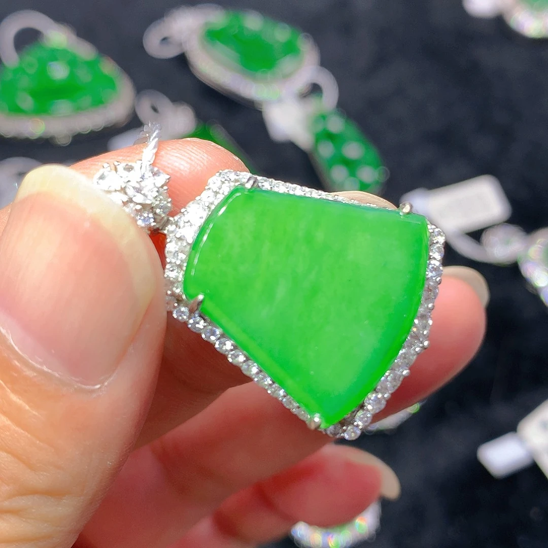 翡翠银S925镶嵌颈饰我