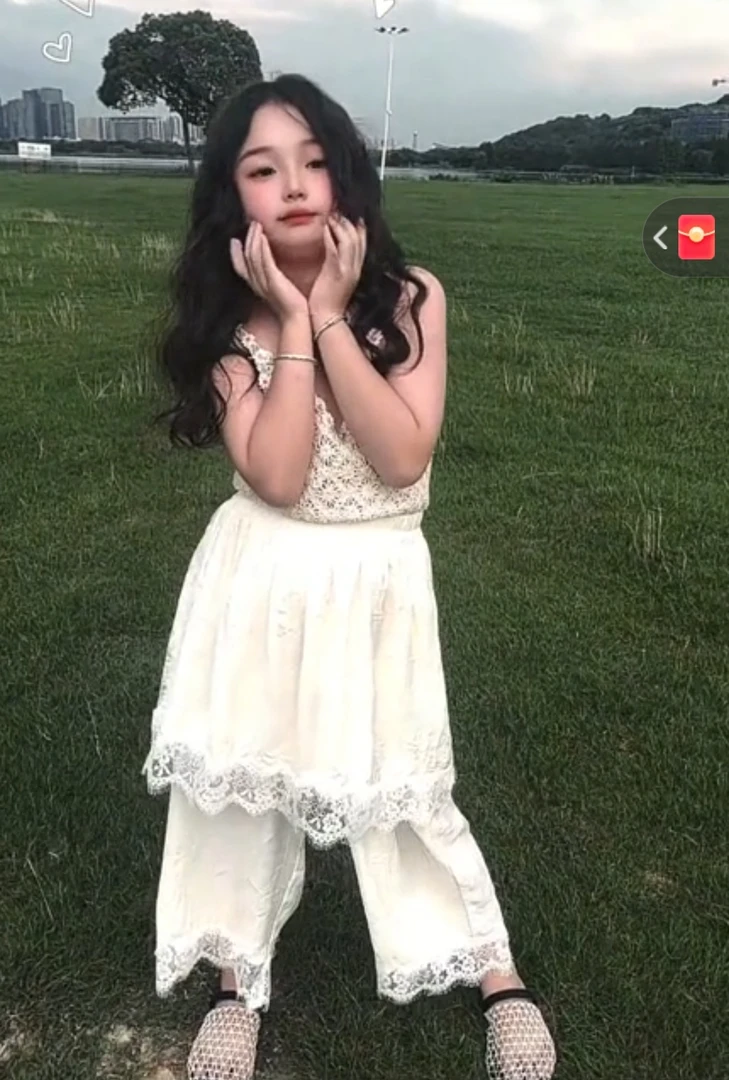 朵朵～儿童女小花朵气质背心